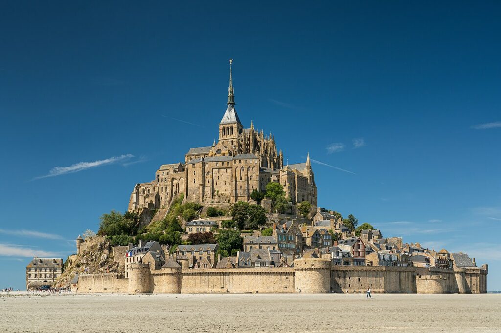 Mont-Saint-Michel y su bahía, excursión privada en autocar con conductor desde París.