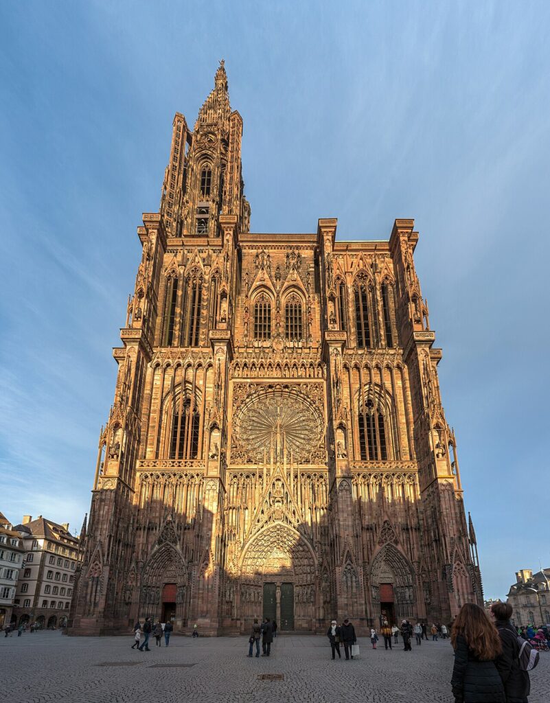 La cathedrale Notre-Dame de Strasbourg, etape incontournable d'un circuit de groupe en Alsace
